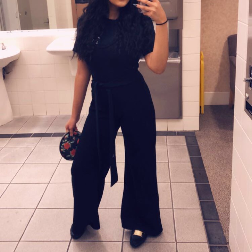 Black jumpsuit 🌑